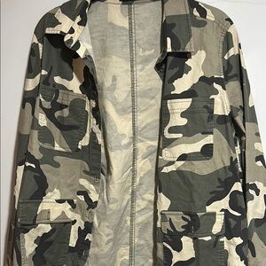 Doe & Rae NWOT camo shirt/jacket womens